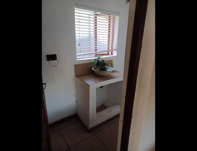 5 BEDROOM PROPERTY TO RENT IN RUIMSIG